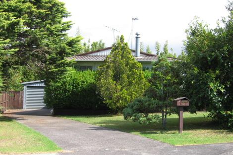 Photo of property in 62 Rosewarne Crescent, Glendene, Auckland, 0602