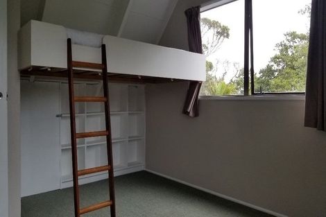 Photo of property in 48 Turanga Road, Henderson Valley, Auckland, 0612