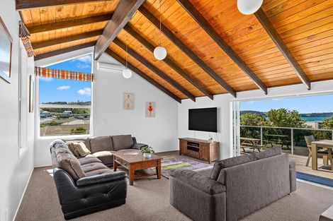 Photo of property in 20 Kahurangi Place, Snells Beach, 0920