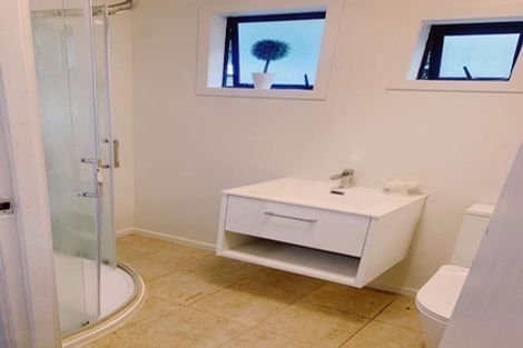 Photo of property in 31 Torino Street, Point England, Auckland, 1072