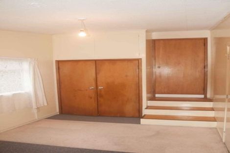 Photo of property in 1/42 Fruitvale Road, New Lynn, Auckland, 0600