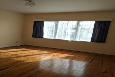 Photo of property in 976 East Coast Road, Northcross, Auckland, 0632