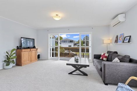 Photo of property in 1/39 Butterworth Drive, Glendene, Auckland, 0602