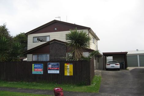 Photo of property in 1/56 Challen Close, Conifer Grove, Takanini, 2112