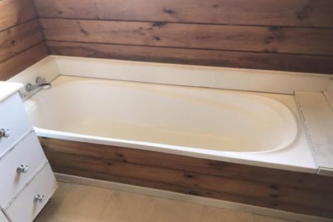 Photo of property in 1 Melleray Place, Randwick Park, Auckland, 2105