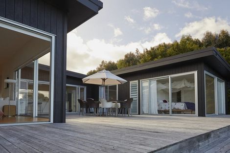 Photo of property in 15 Elizabeth Point Road, Kawau Island, 0920