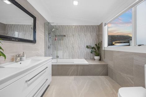 Photo of property in 1/141 Colwill Road, Massey, Auckland, 0614