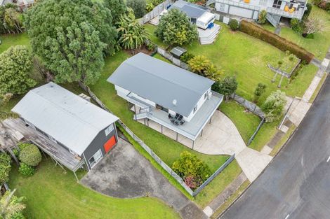 Photo of property in 124 Onemana Drive, Onemana, Whangamata, 3691