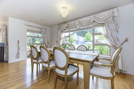 Photo of property in 1 Stow Place, Henderson, Auckland, 0612