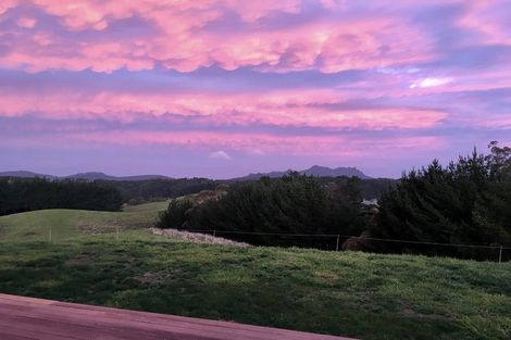 Photo of property in 22 Lakelands Road, Parua Bay, Onerahi, 0192