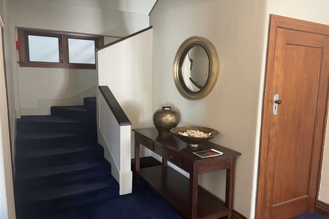 Photo of property in Sunhaven Flats, 262 Oriental Parade, Oriental Bay, Wellington, 6011