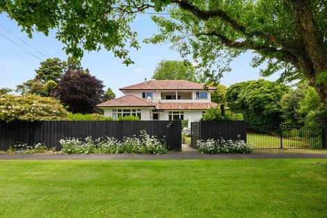 Photo of property in 14 Woodleigh Street, Frankleigh Park, New Plymouth, 4310