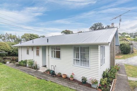Photo of property in 8 Cunliffe Street, Johnsonville, Wellington, 6037