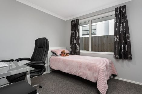 Photo of property in 21 Bob Carter Place, Welcome Bay, Tauranga, 3175