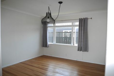 Photo of property in 1 Toru Road, Paraparaumu Beach, Paraparaumu, 5032