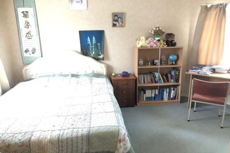 Photo of property in 33a Oakwood Grove, Eastern Beach, Auckland, 2012