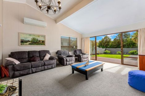Photo of property in 15 Cassley Crescent, Papakowhai, Porirua, 5024