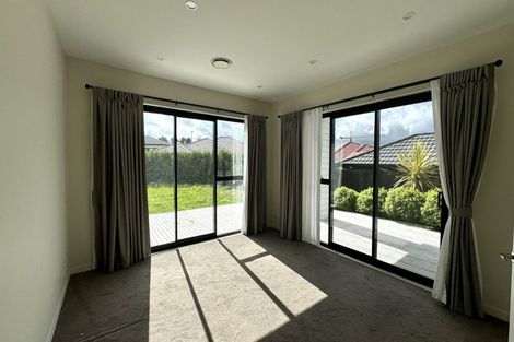 Photo of property in 17 Jane Maree Road, Kumeu, 0810