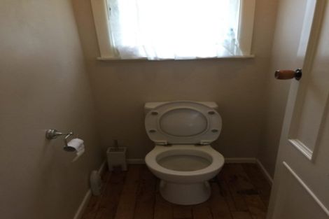 Photo of property in 3 La Trobe Street, Pakuranga Heights, Auckland, 2010