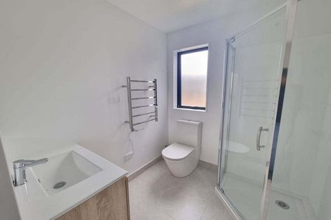 Photo of property in 1/233 Great North Road, Henderson, Auckland, 0612