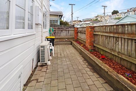 Photo of property in 21a Rintoul Street, Newtown, Wellington, 6021