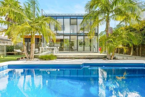 Photo of property in 4 Halyard Place, Te Atatu Peninsula, Auckland, 0610