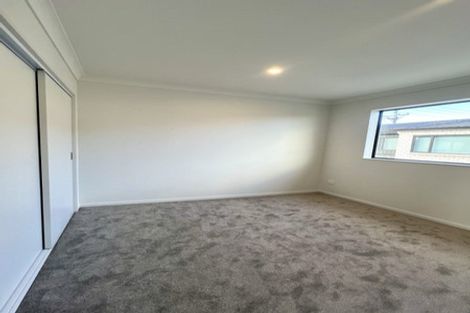 Photo of property in 71b Royal Road, Massey, Auckland, 0614