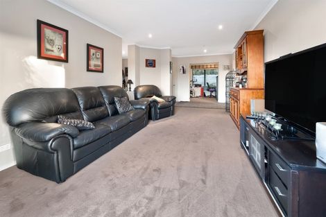 Photo of property in 28 Hawaiian Parade, Arkles Bay, Whangaparaoa, 0932