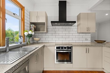 Photo of property in 13 Mchardy Street, Havelock North, 4130