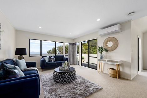 Photo of property in 72 Dowse Drive, Maungaraki, Lower Hutt, 5010