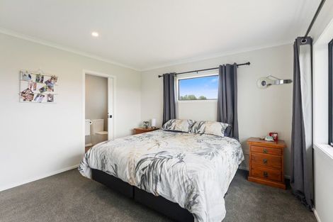 Photo of property in 10 Oriwa Lane, Levin, 5571