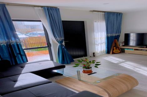 Photo of property in 132e Tiriwa Drive, Massey, Auckland, 0614