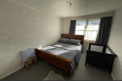 Photo of property in 1 Pohue Grove, Stokes Valley, Lower Hutt, 5019