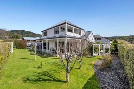 Photo of property in 26 Ranui Street, Waikawa, Picton, 7220