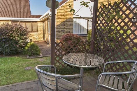 Photo of property in 12 Foxbridge Lane, Conifer Grove, Takanini, 2112