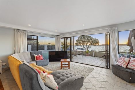 Photo of property in 14 The Parade, Bucklands Beach, Auckland, 2012