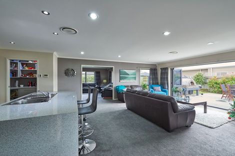 Photo of property in 27 Rodeo Drive, Kelvin Grove, Palmerston North, 4414
