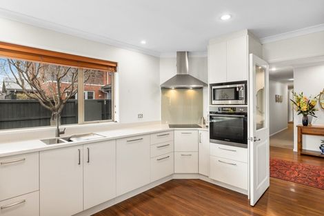 Photo of property in 92 Willowview Drive, Redwood, Christchurch, 8051