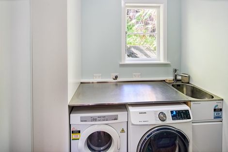 Photo of property in 15 Kowhai Street, Eastbourne, Lower Hutt, 5013