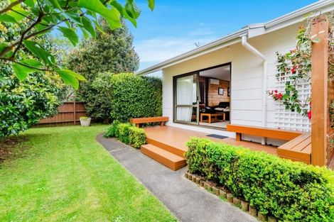 Photo of property in 37a Hill Crescent, Papakura, 2110