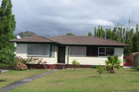 Photo of property in 66 Rosewarne Crescent, Glendene, Auckland, 0602