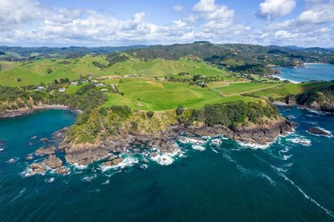 Photo of property in 118 Rockell Road, Whananaki, Hikurangi, 0181