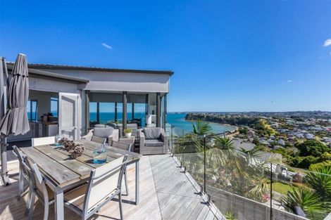 Photo of property in 61 Roberts Road, Matakatia, Whangaparaoa, 0930