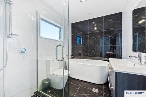 Photo of property in 47 Whare Kauri Road, Papakura, 2110