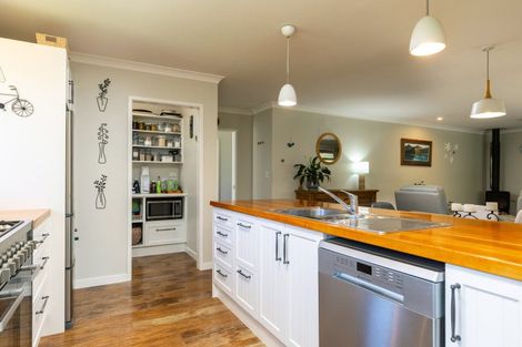 Photo of property in 6a Huia Street, Waikawa, Picton, 7220