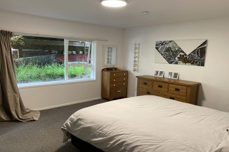 Photo of property in 53a Onedin Place, Titirangi, Auckland, 0604