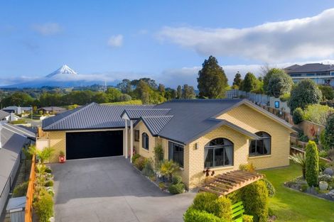 Photo of property in 4 Willow Place, Whalers Gate, New Plymouth, 4310