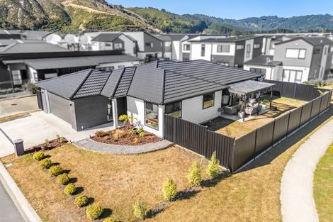 Photo of property in 123 Mawai Hakona Drive, Wallaceville, Upper Hutt, 5018