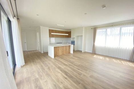 Photo of property in 37b Forrest Hill Road, Milford, Auckland, 0620