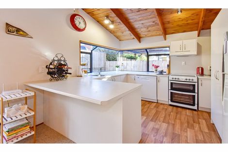 Photo of property in 2/12 Spears Place, Botany Downs, Auckland, 2010